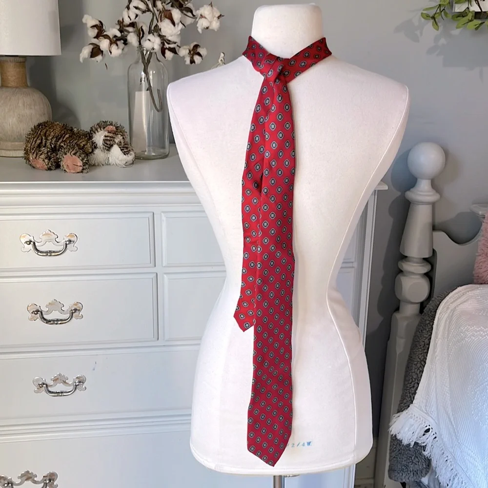 Pierre Cardin tie red silk